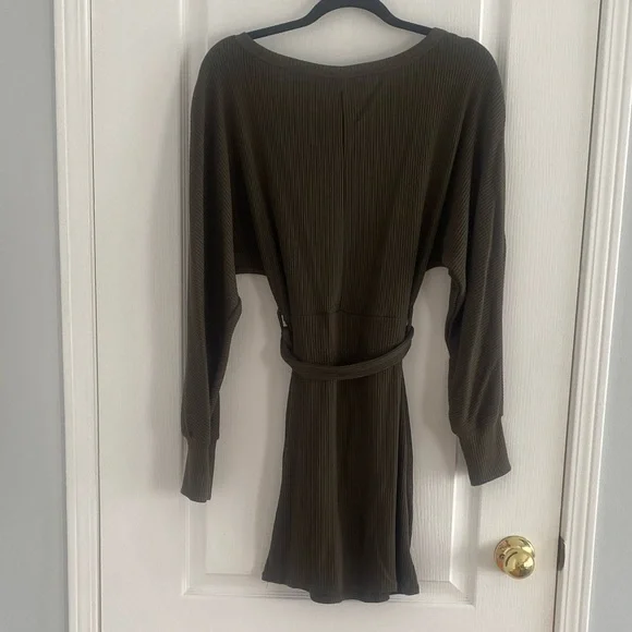 Revamped Ribbed Knit Dress/Top - Picture 4 of 5